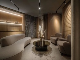 深圳服装店灯光设计案例-舒适的椅子，雅致的异形沙发